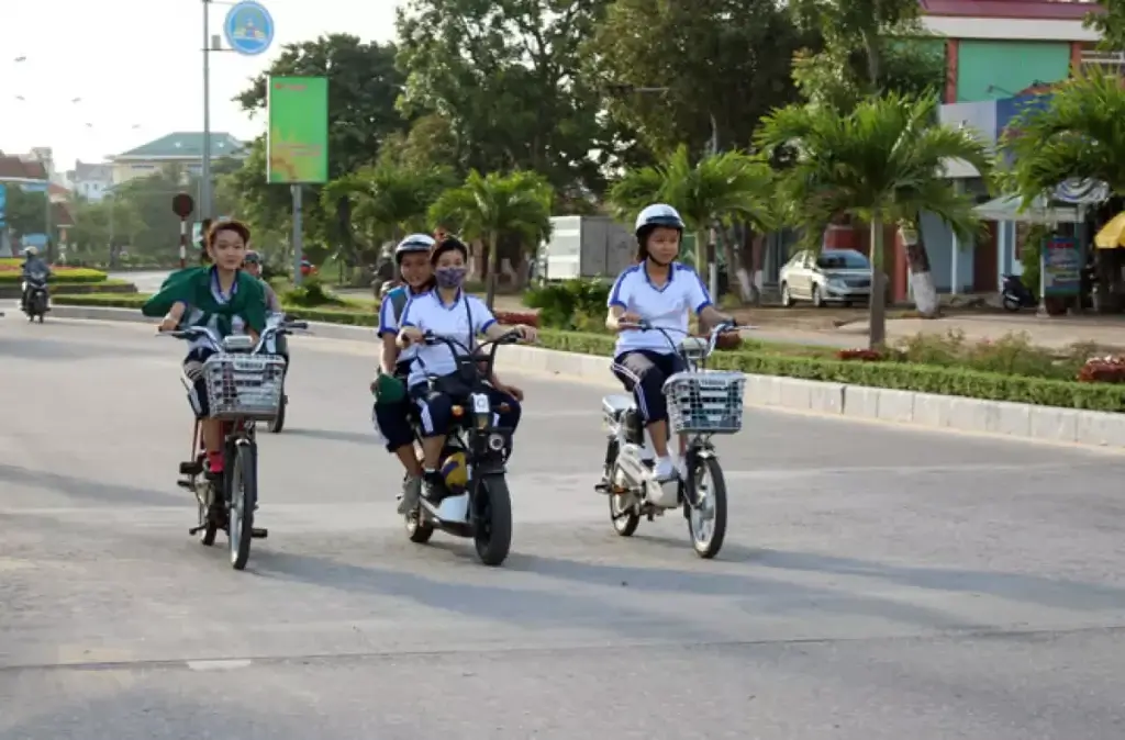 Theo quy định nêu tại khoản 19 Điều 3 Luật Giao thông đường bộ nước ta, xe đạp điện được coi là phương tiện giao thông đường bộ thô sơ.